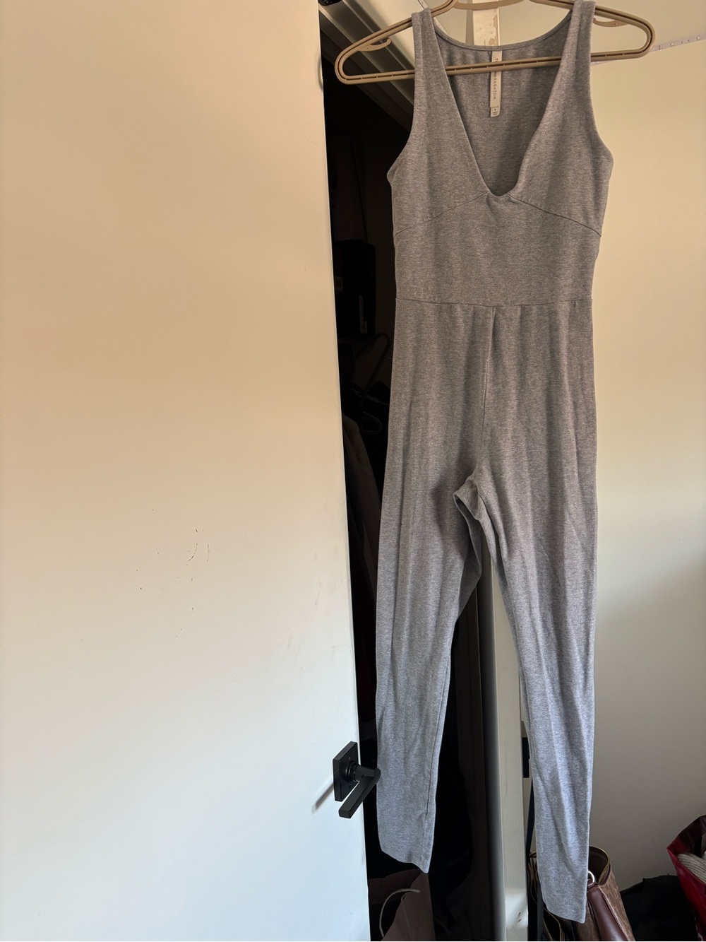 Babaton Light Grey Sleeveless V‑Neck Jumpsuit